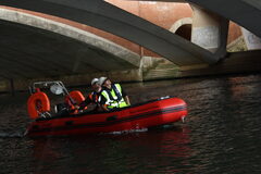 safety boat hire services 